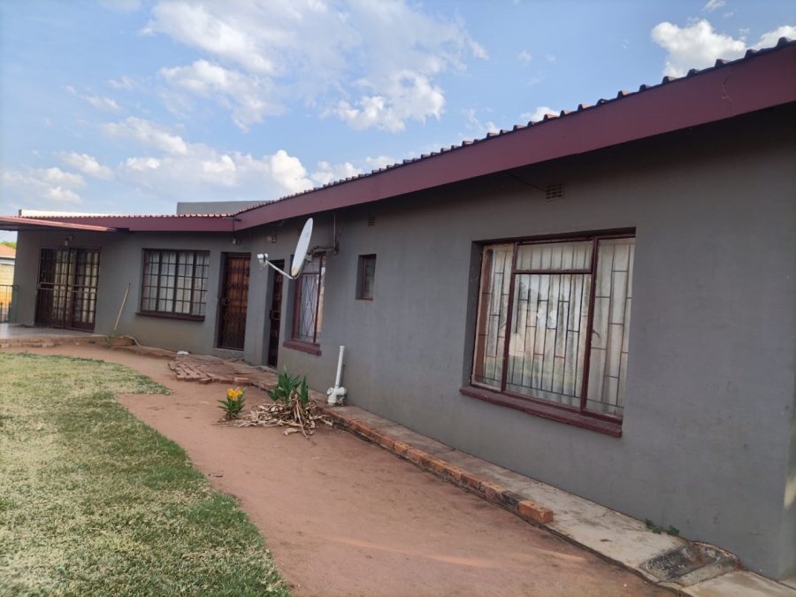 10 Bedroom Property for Sale in Rustenburg Central North West